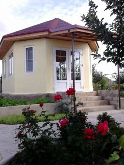 Требуется помощница по хозяйству Требуется помощница по хозяйству