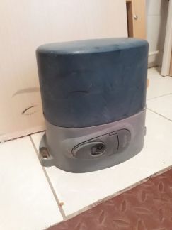 Откатные ворота с электроприводом