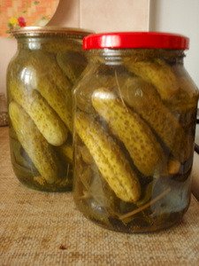Огурцы, помидоры, и еще много чего вкусного)