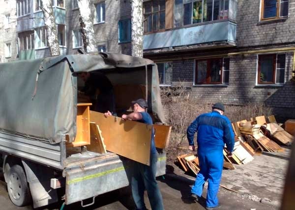 Вывоз мусора с грузчиками, Сбор в мешки, Спуск и Погрузка 