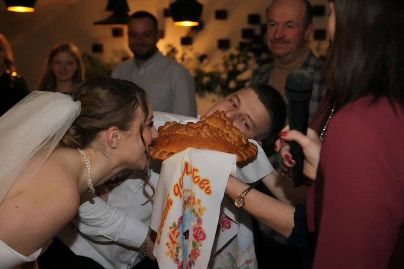Ведущая, DJ