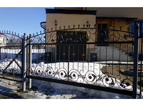 Кованые откатные ворота - изготовление на заказ и установка