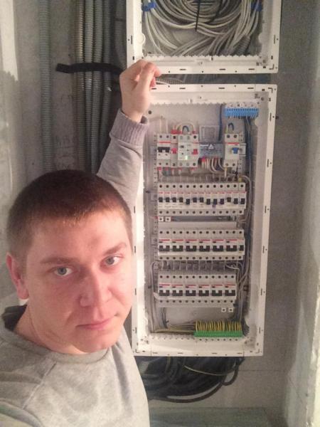 Работаю лично. Срочный вызов электрика 24 часа все районы
