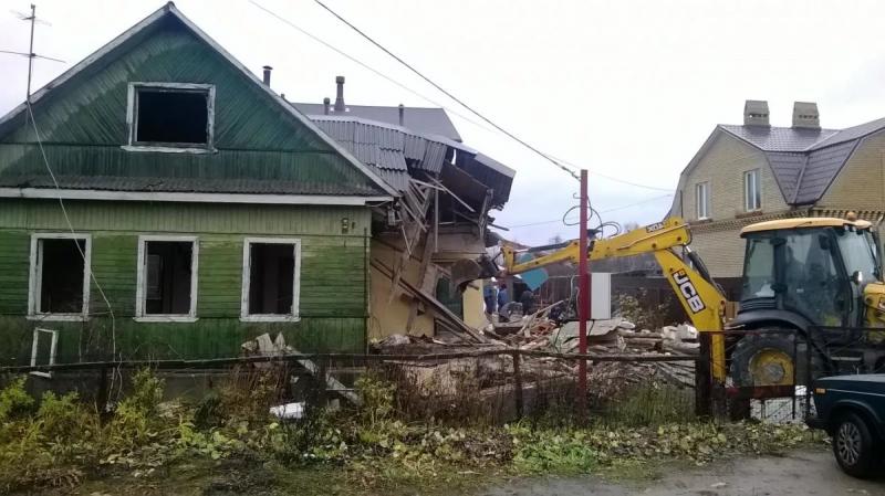 Снос зданий демонтаж домов с вывозом мусора