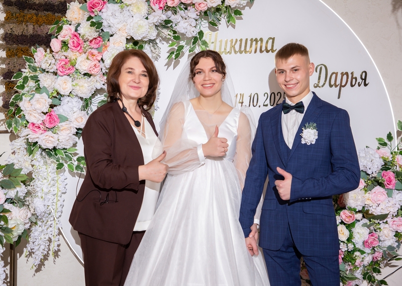 ведущая. Проведение свадеб, юбилеев, корпоративов