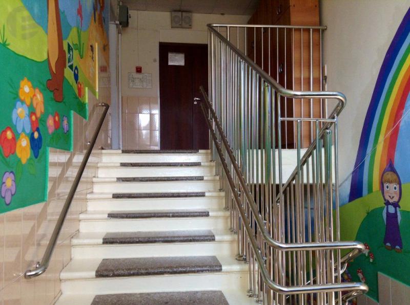Ограждения из нержавеющей стали для госучреждений