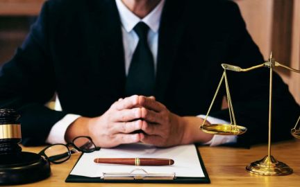 Помощь квалифицированных юристов по любым вопросам