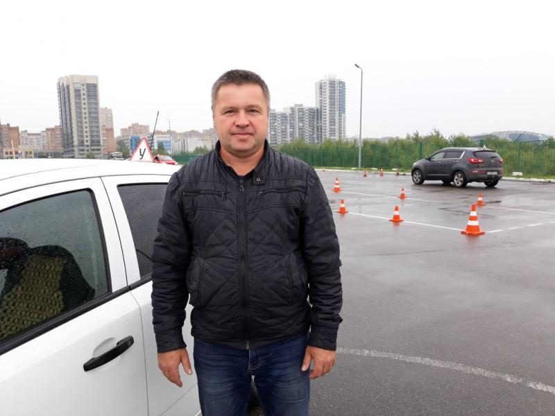 Инструктор по вождению