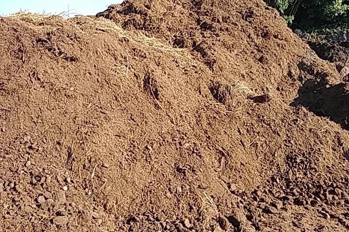 Перегной коровий и конский навалом и в мешках