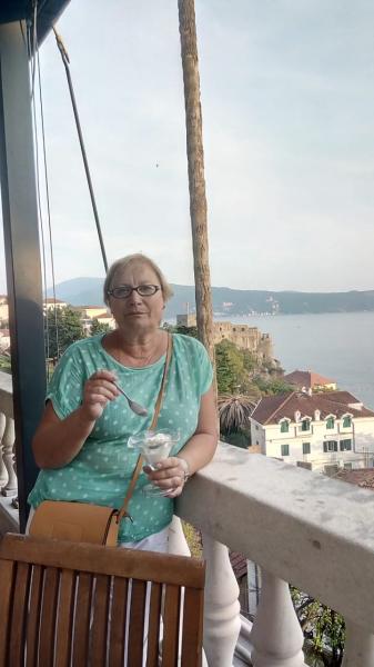 Встречу,провожу ребенка в садик,школу.