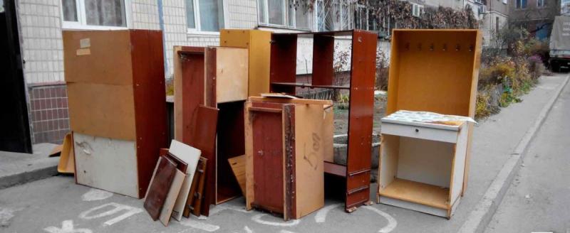 Вывоз (вынос) старой мебели на мусорку в Казани